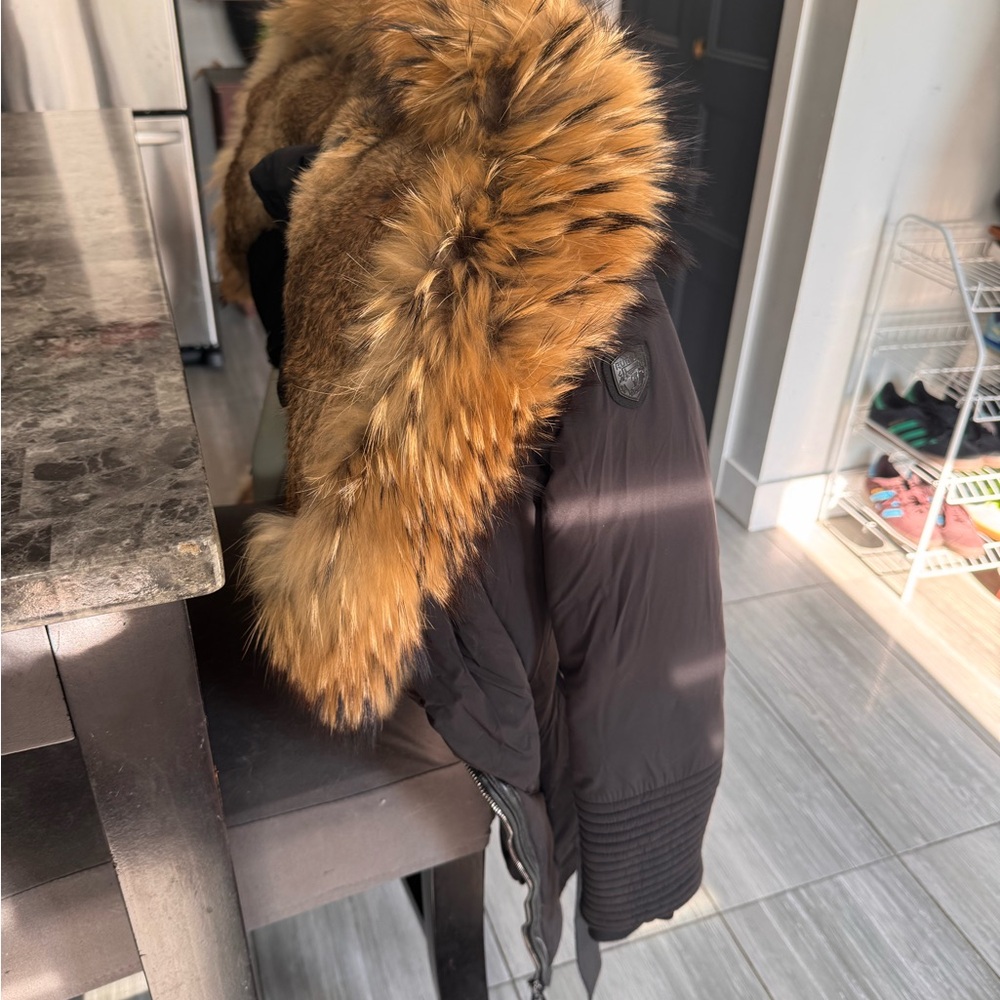 RUDSAK Black Puffer Jacket with Fur Trim model moda